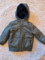 Tommy Hilfiger Jacke Wendejacke junge 92 Hessen - Nidda Vorschau