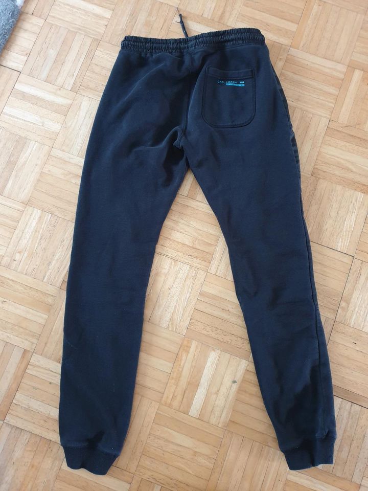 Jogginghose Gr. 176 Sporthose XS bequeme Hose in Kiel