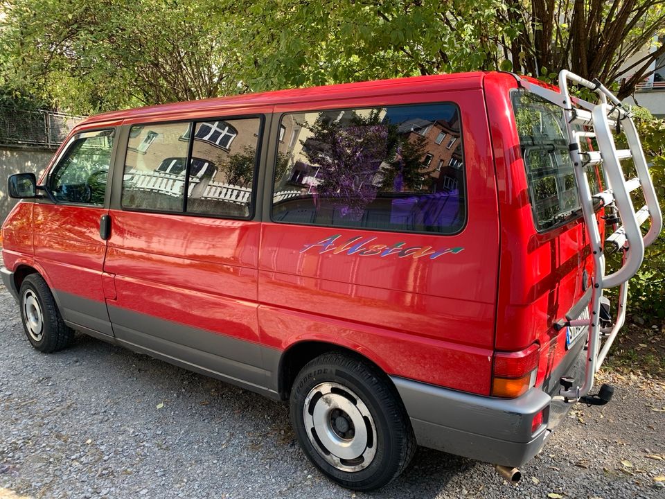 Sehr gut erhaltener VW T4 Bus Camper (rostfrei!) in Stuttgart