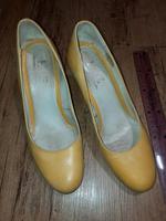 EYE Pumps Gr.39 echtes Leder gelb 7,5 Pfennigabsatz Bayern - Wertingen Vorschau