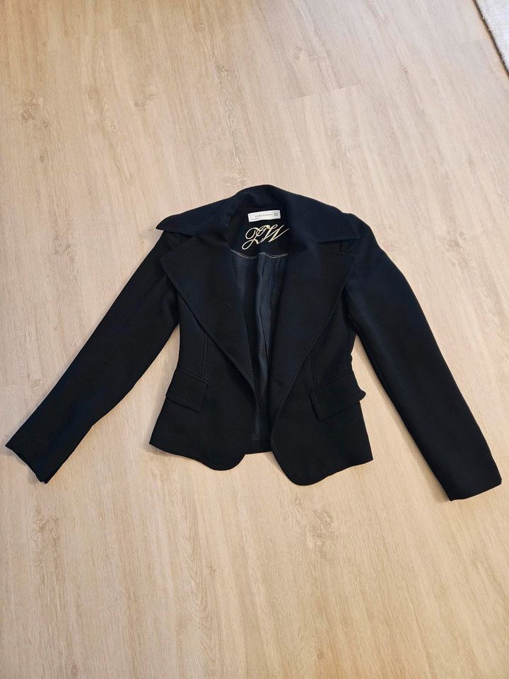 Wunderschöner Blazer mit passender Hose und passendem Rock in Dierhagen