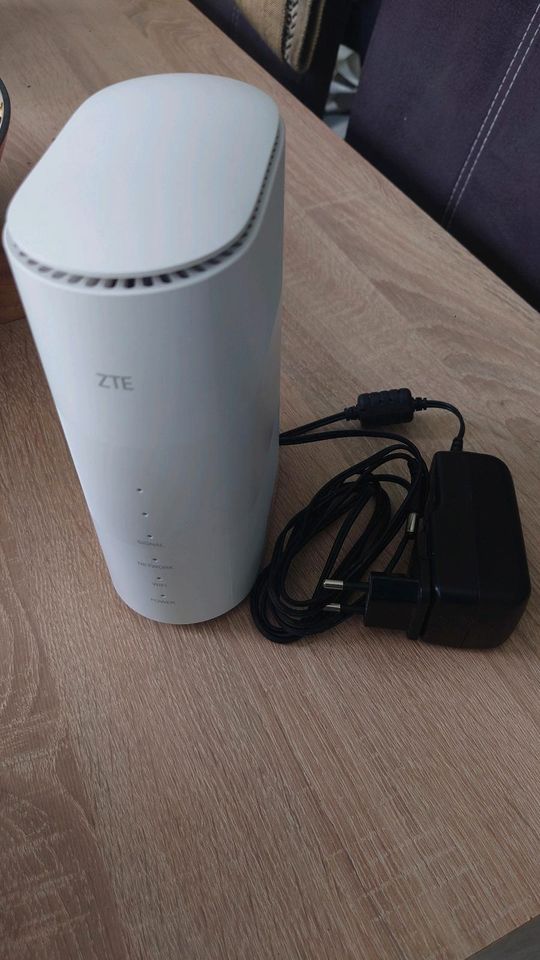 ZTE MC801A 5G LTE Router bis 3,43 Gbit/s LTE bis zu 2 Gbit/s Weiß in Essen