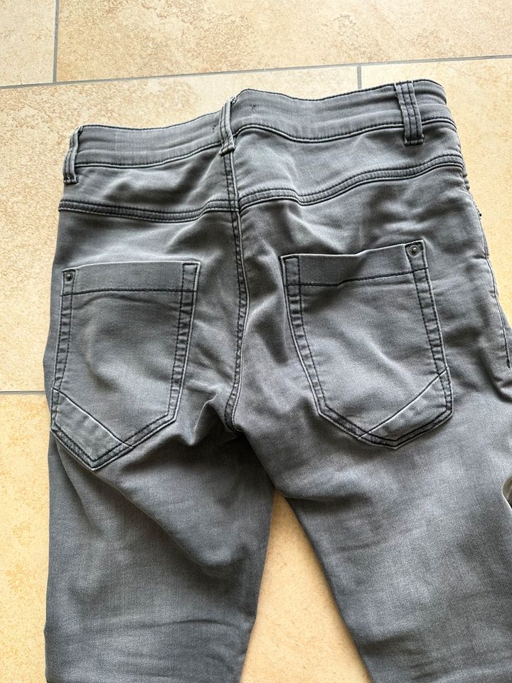 Jeans Jungen in Nußdorf am Inn