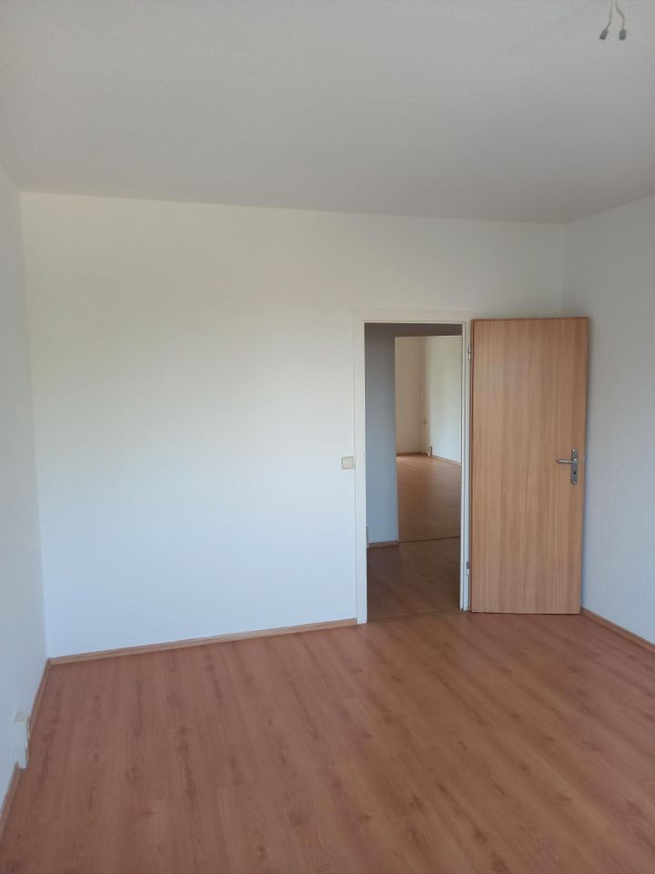 helle, freundlich, praktisch geschnittene 3-Raum-Wohnung in Gera Lusan in Gera