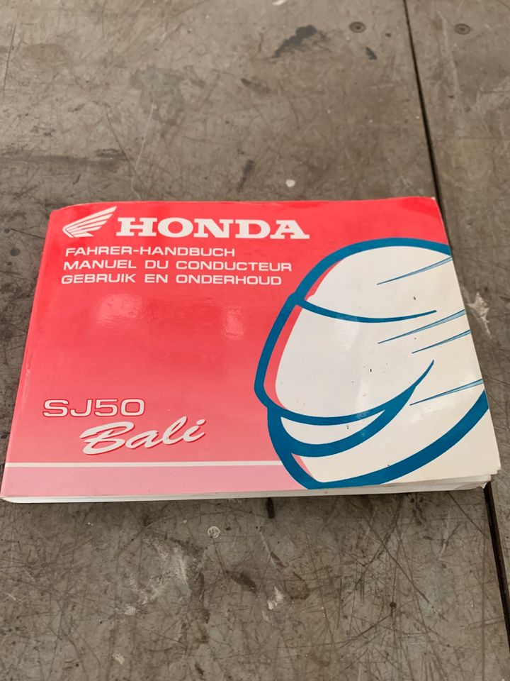 Honda Bali 50 Roller SJ 50 AF 32 in Volkach