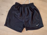 NIKE Sporthose mit Innenslip in der Gr. XL / 188. Farbe schwarz Saarland - Saarwellingen Vorschau