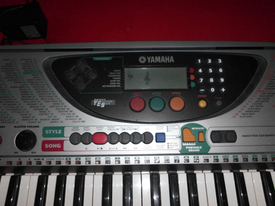 Yamaha PSR-240    Keyboard für Musiker in Sulzbach-Rosenberg