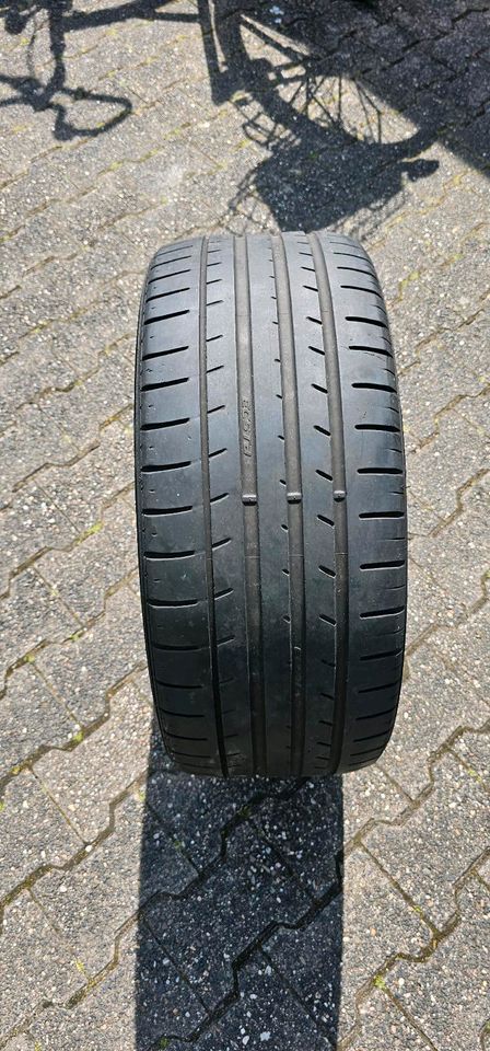 Sommerreifen Kumho Ecsta LE 245 40 ZR19 in Dormagen