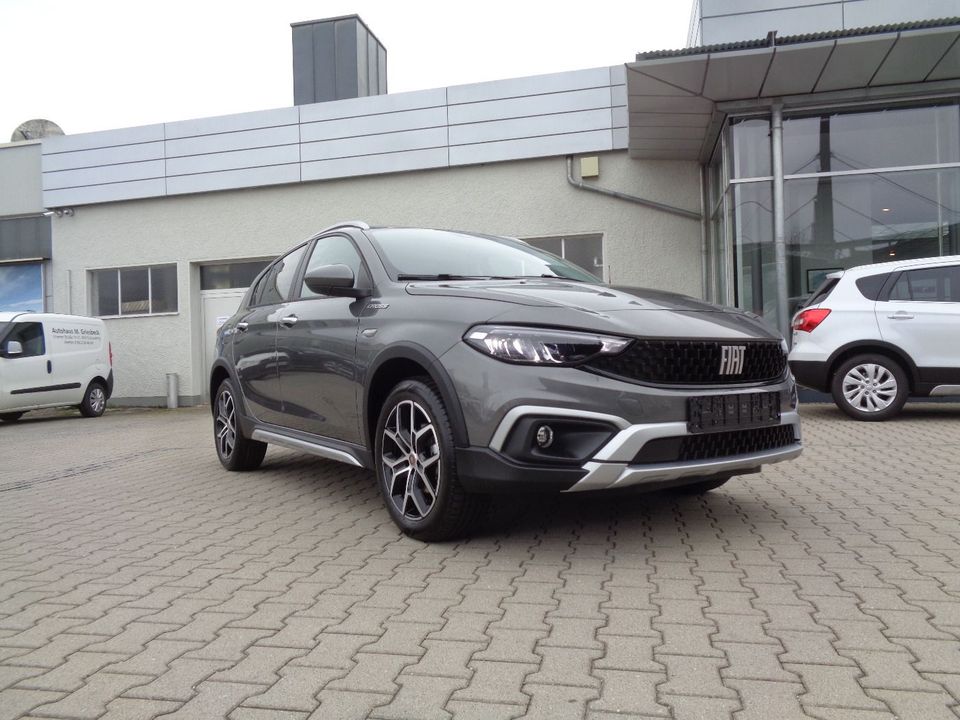 Fiat Tipo Hatchback Cross 1.5 GSE Hybrid *LED Kamera* in Straubing