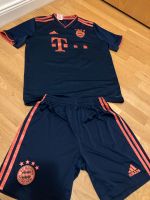 Adidas FC Bayern München Trikot Shorts set von 21 hernandes 176 Nordrhein-Westfalen - Ahaus Vorschau