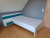 Bett mit Kopfteil, Nachtschrank, Lattenr. u. Matratze, 1,20 x 2 m Niedersachsen - Stadtoldendorf Vorschau