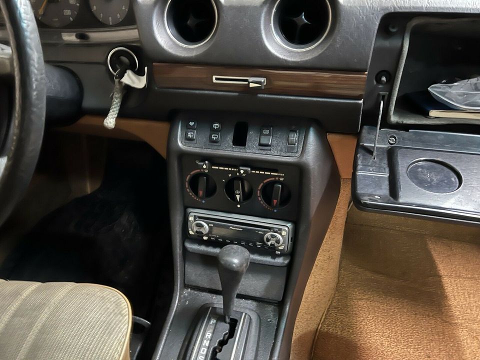Mercedes W123 Armaturenbrett Kombiinstrumente Tacho Schlachten in Bottrop