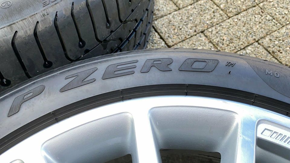 Mercedes AMG 18 Zoll Alufelgen mit Pirelli PZERO SoRe & RDKS in Baunatal