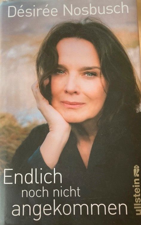 Endlich noch nicht angekommen, Biografie Desiree Nosbusch in Halle