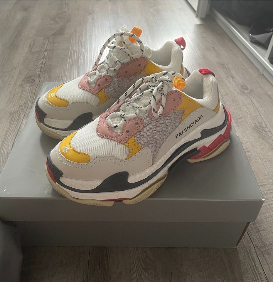 BALENCIAGA TRIPLE S - Größe 39 - wie NEU!! in Gochsheim