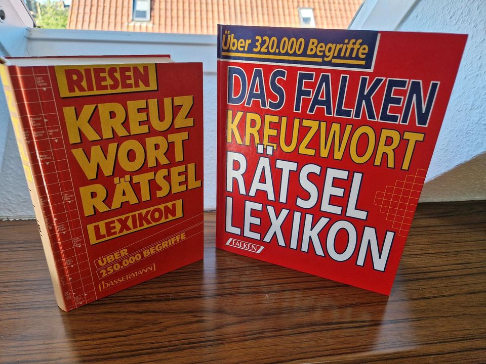 Zwei Lexika Kreuzworträtsel in Oldenburg