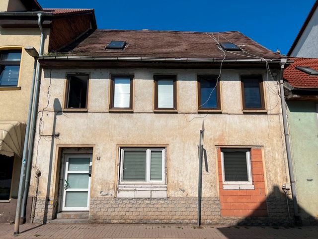 -Provisionsfrei- Dreifamilienhaus in der Innenstadt von Apolda (Zwangsversteigerung) in Apolda