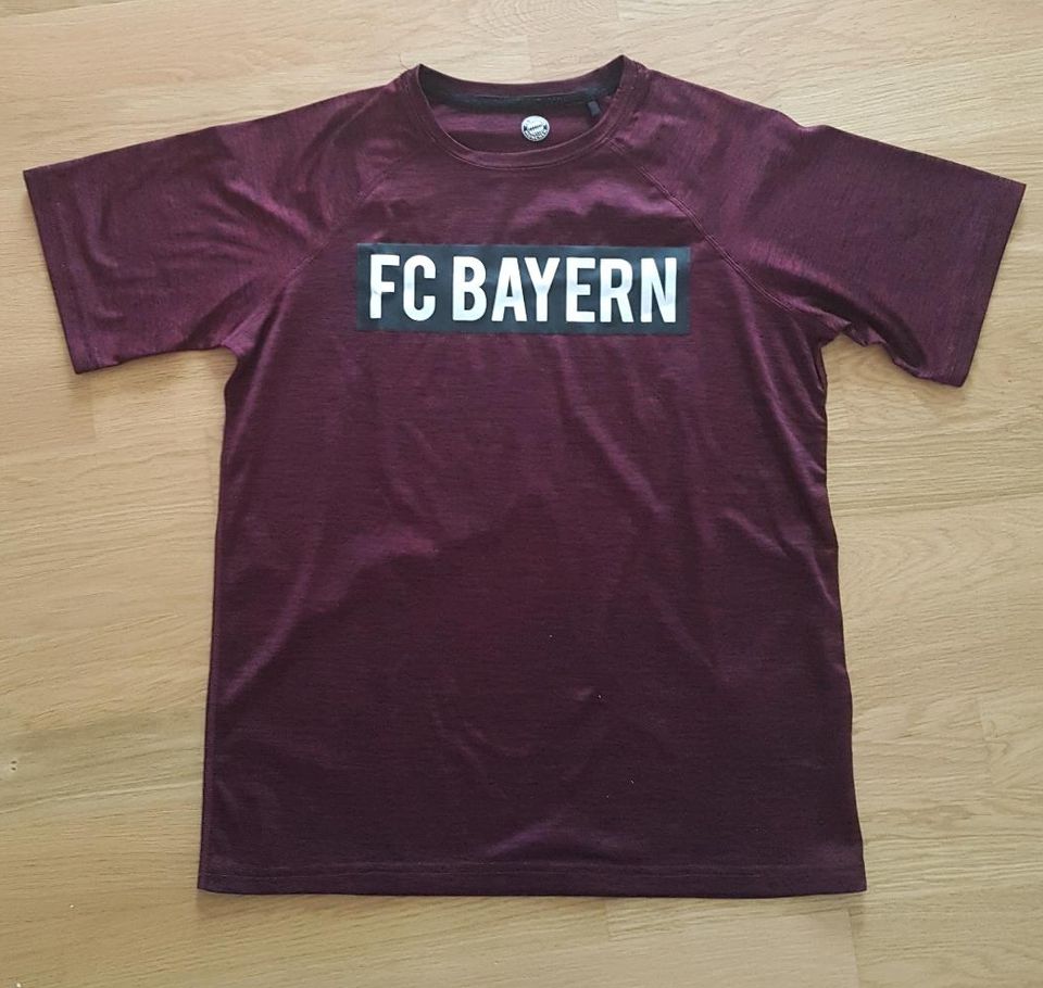 Sport T-Shirt Funktions-T-Shirts FC Bayern Größe 164 in Leipzig