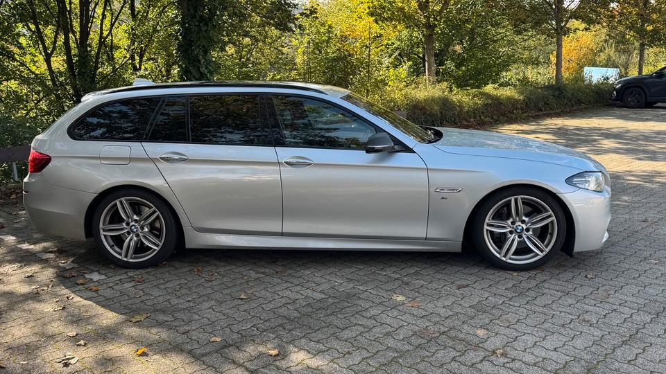 BMW 530d F11 M Paket Vollausstattung  Sportautomatik XDrive in Pforzheim