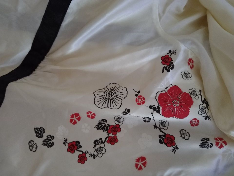 Schlafanzug Tchibo Kimono Design asiatisch Blüten in Neumünster