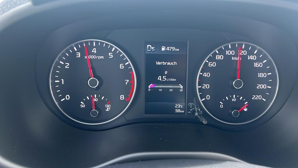 Kia Picanto Automatik Navi Klima CarPlay  Auto Mieten Vermietung in Nürnberg (Mittelfr)