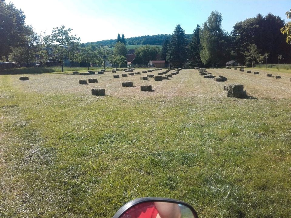 Heu HD Ballen ab Wiese in Nidda