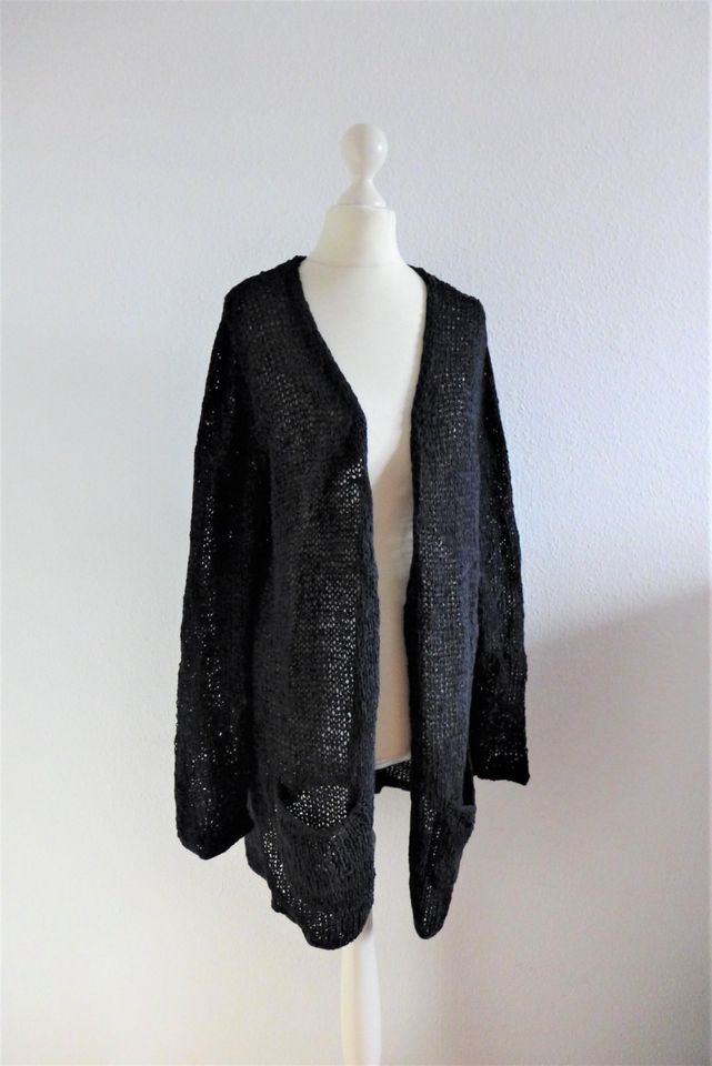 Oui Bändchengarn Long Strickjacke schwarz Gr. 42 L in München