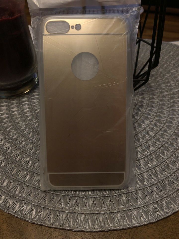 Neue Handyhülle für iPhone 7+| 8+ gold in Bad Gandersheim