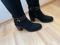 Sexy Stiefel Gr. 38 mit bequemem breiten Absatz Schwarz Gold OVP Thüringen - Greiz Vorschau