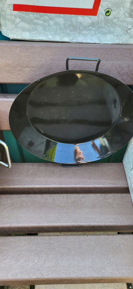 Bratpfanne mit Kette Outdoor Frying Pan in Neufahrn