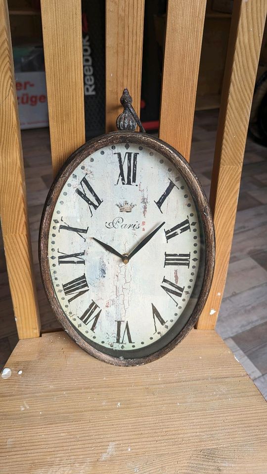 Uhr bzw. Wanduhr in Borkwalde
