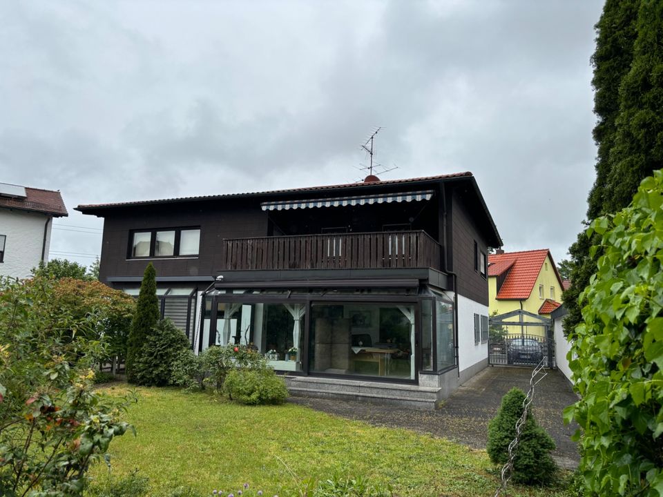 Großzügiges Wohnhaus mit Einliegerwohnung, schönem Garten, Sauna in Röthenbach