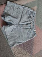 Jeans Shorts mit Blümchen Stickerei größe 152 Nordrhein-Westfalen - Witten Vorschau