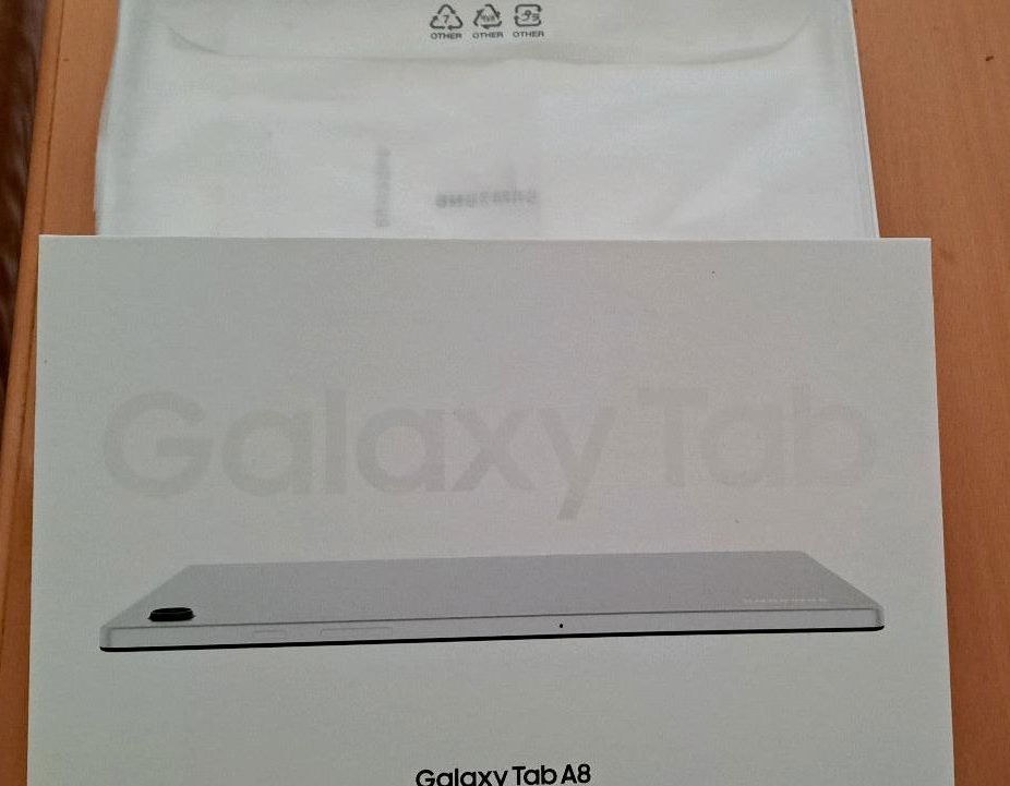 Samsung Galaxy Tablet A8 LTE, 32GB Silver in Oestrich-Winkel