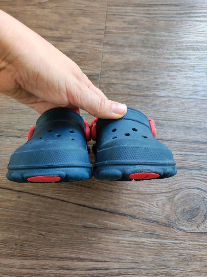 Crocs, Gr. 23/24, mit Klettverschluss verstellbar in Heilbronn