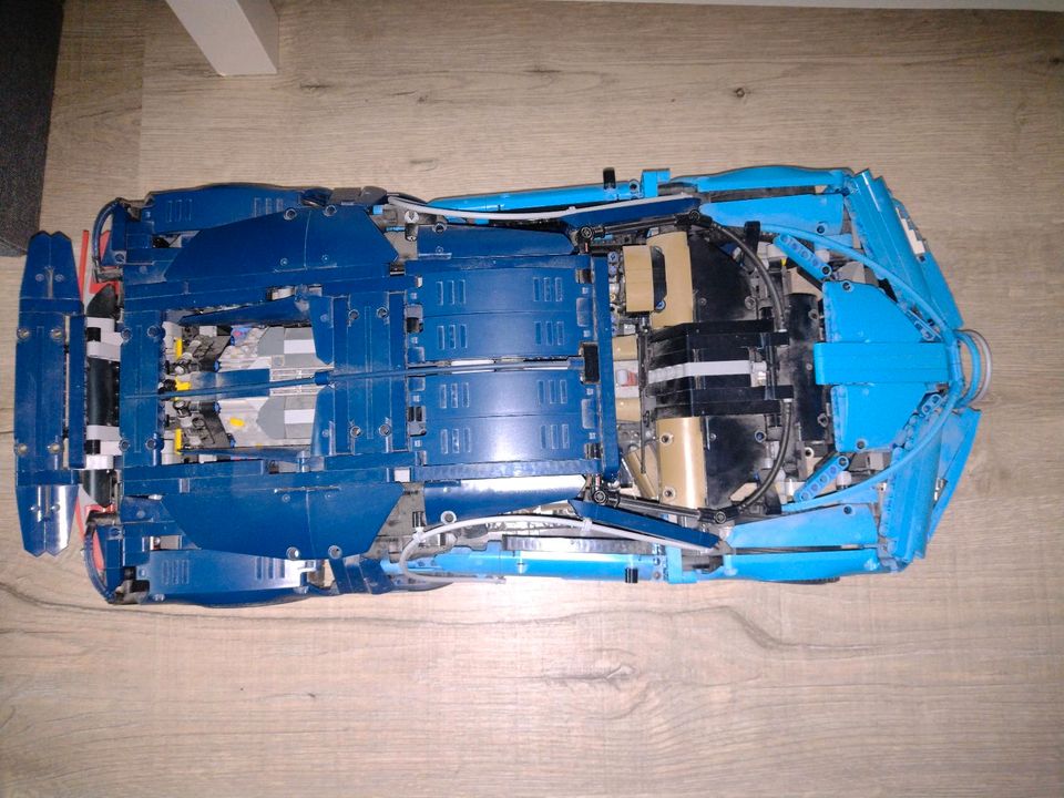 Lego Technik 42083 Bugatti Chiron (54x24) in Köln