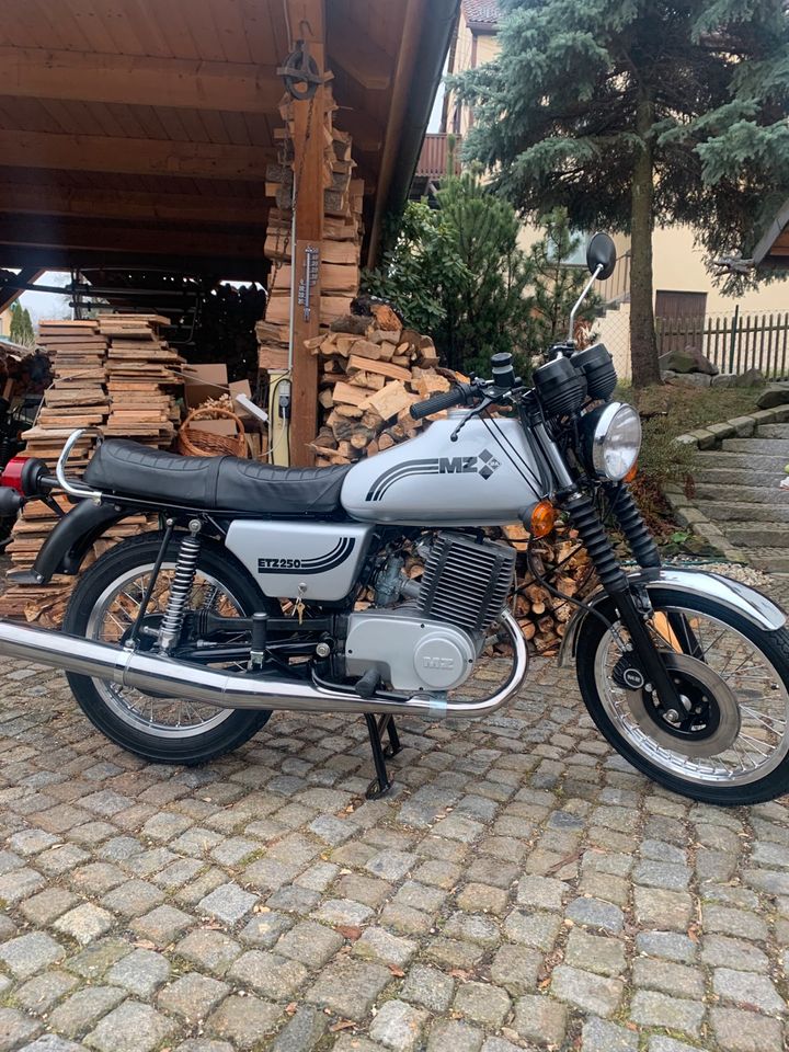 MZ ETZ 250 de Luxe Vollrestauration in Freital