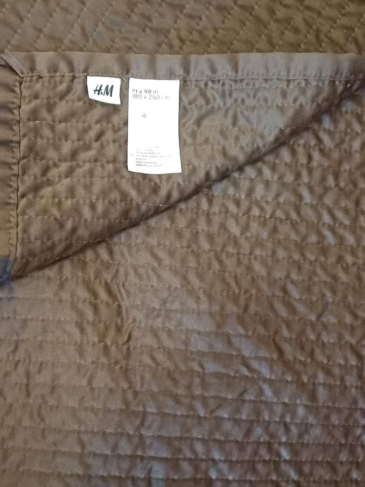 H&M gesteppte Tagesdecke Plaid 250x180 Quilt Bettüberwurf braun in Bochum