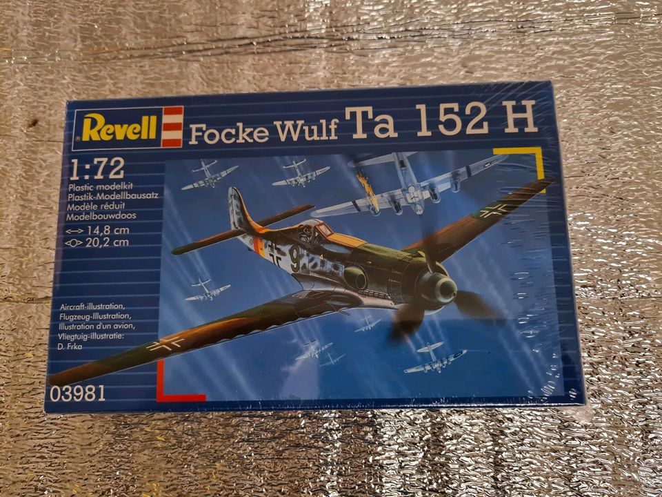 Konvolut Revell, 2x Focke Wulf Ta 152 H 1:72 in Dresden