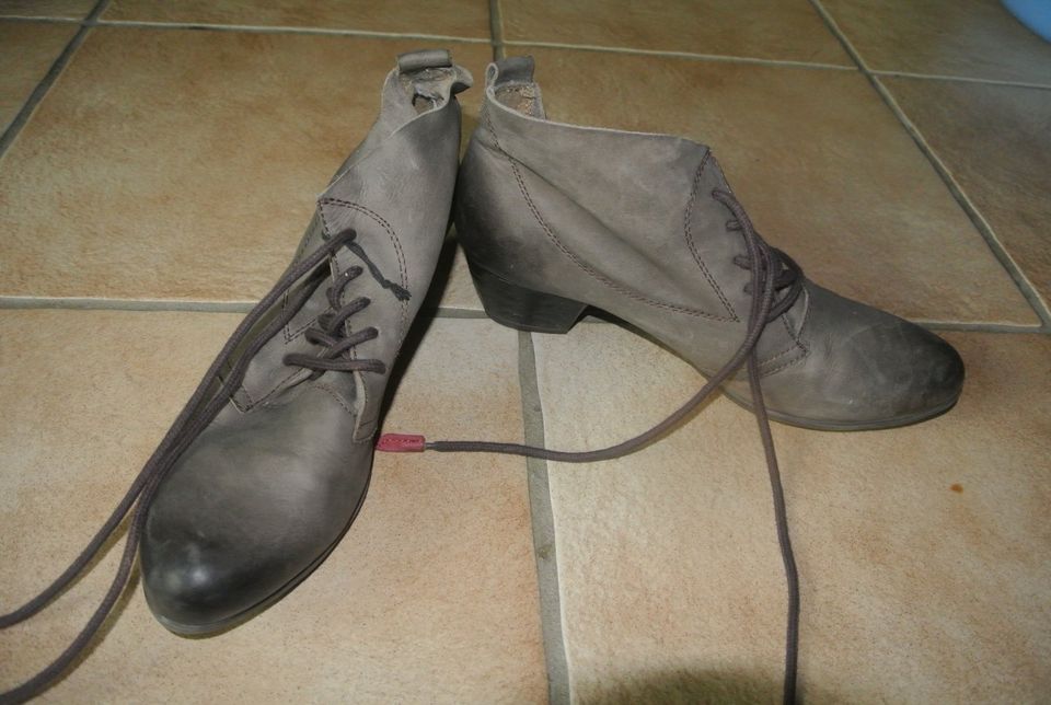 Tamaris Stiefel Gr.40 Schuhe,Pumps,Stiefelette,Boots,Ballerinas . in Mendig