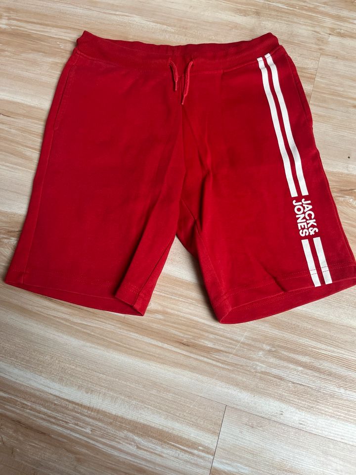 Jack & Jones Sweatshorts / Shorts / kurze Hose Gr. 164 in Radebeul