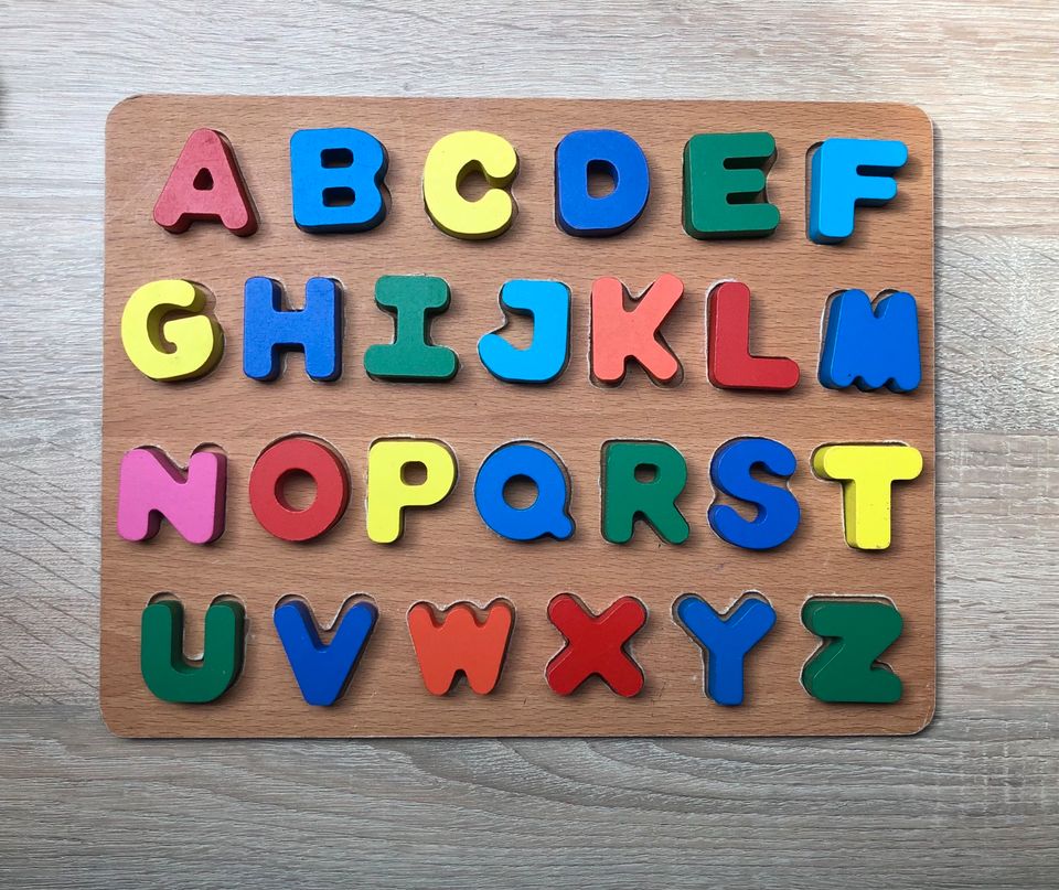 Alphabet zum Stecken Spielzeug Lernen in Neuss