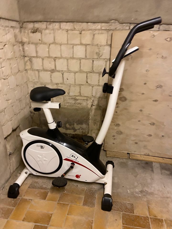 Christopeit AL1 indoor Fitness Bike neuwertig weiß in Porta Westfalica