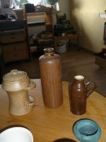 9 unterschiedliche Keramikteile, z.B. größerer Senftopf, Vase usw Schleswig-Holstein - Langballig Vorschau
