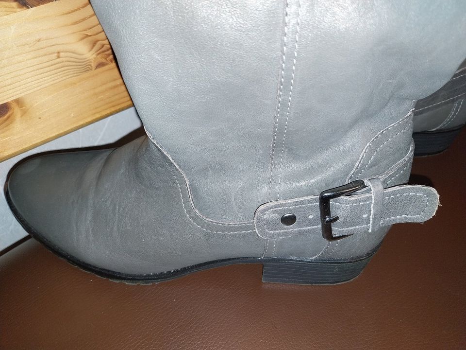 Damenstiefel 39, grau,  N E U , Leder  MACA Design           74 in Bernburg (Saale)