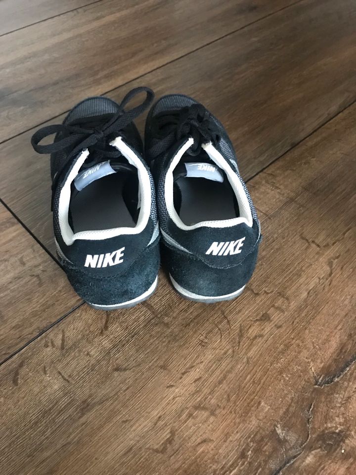 Sneaker Nike in Unterschleißheim