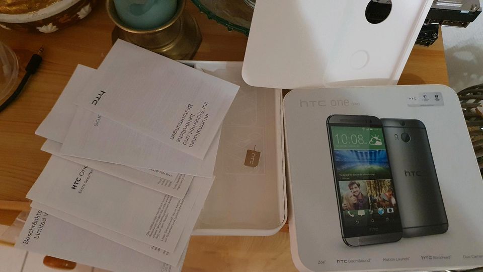 HTC ONE M8 Verpackung, Dokumente, Büroklammer in Köln