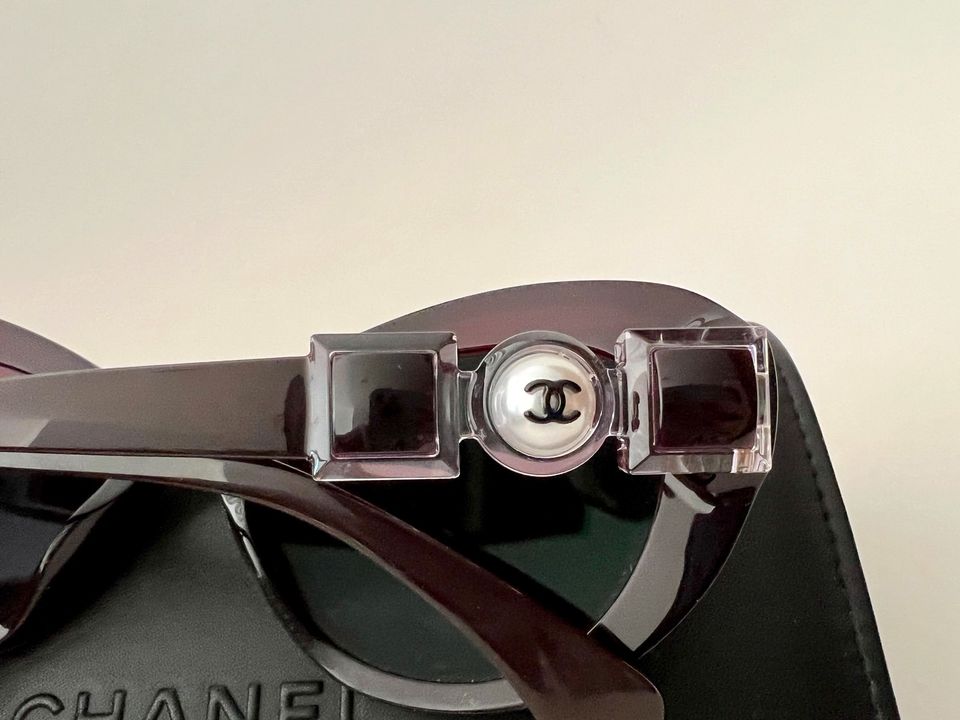 Chanel Sonnenbrille mit Perle Bordeaux inkl Rechnung in München