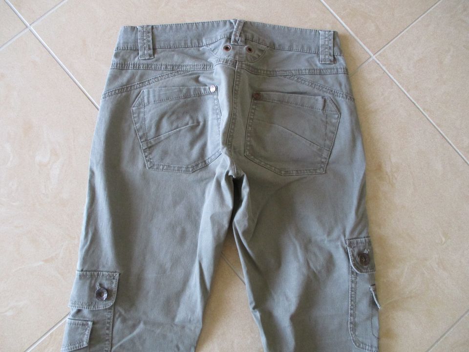 QS by S.Oliver Cargo-Hose Jeanshose khaki Gr. 34 (XS) in Kunreuth