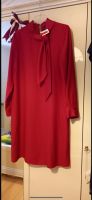 Rotes schlichtes Abendkleid, Größe 44, Neu mit Etikett Nordrhein-Westfalen - Düren Vorschau